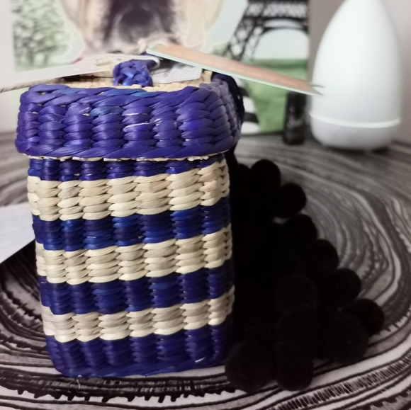 Nannacay Straw handbag Tote w Pom poms Beach bag Brand New w tag Handmade Travel - Picture 9 of 16